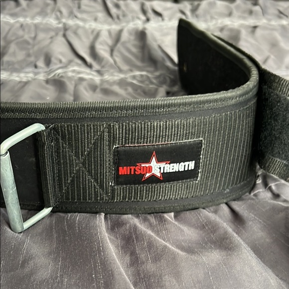 Weightlifting Belt - Picture 1 of 4